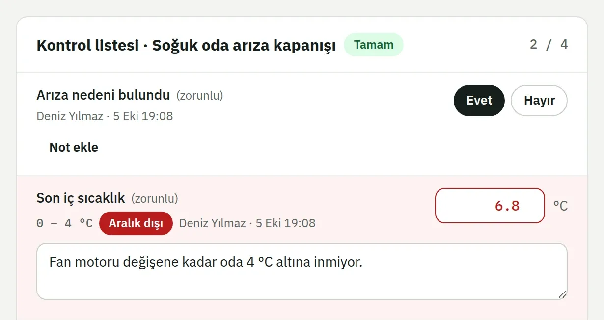 Web panelinde kontrol listesi: Son iç sıcaklık 6,8 °C, 0–4 °C aralığının dışında, Aralık dışı olarak işaretli